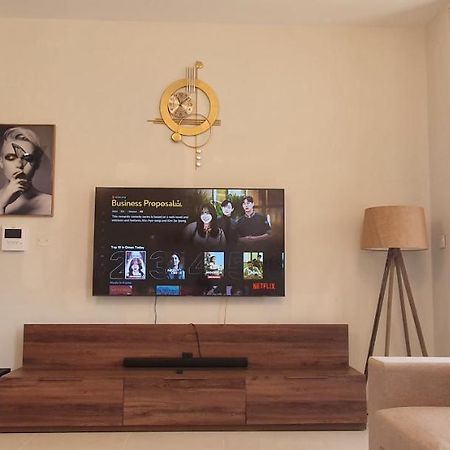 One Elegant 1Bhk Apartment In Muscat Bay 02 Esterno foto