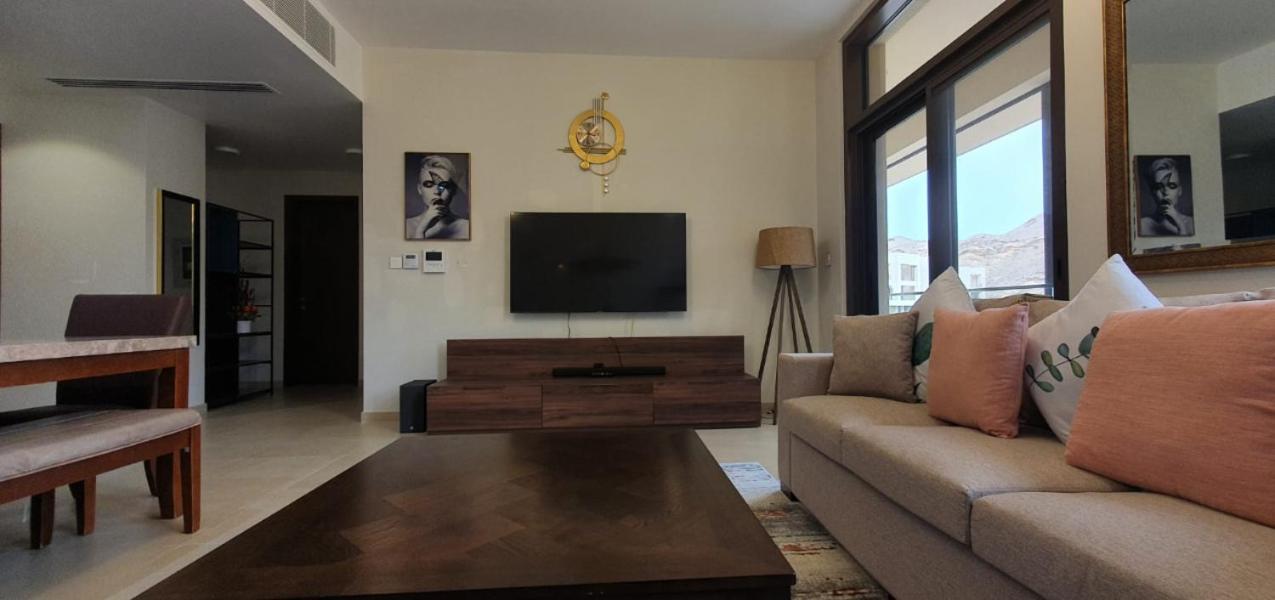One Elegant 1Bhk Apartment In Muscat Bay 02 Esterno foto